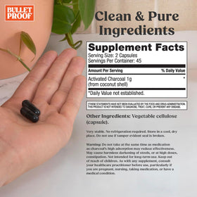 Capsules de charbon de coco Bulletproof sur fond blanc