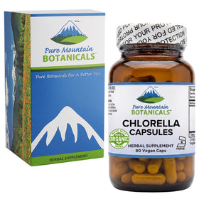 Capsules de chlorella Pure Mountain Botanicals sur un fond clair