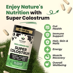 Capsules de colostrum d'ImmergeHealth.com sur une surface blanche