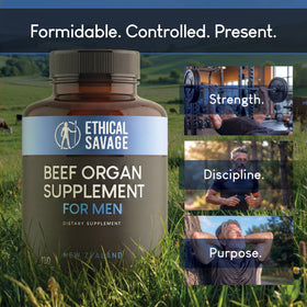 Capsules de complément Optimal Carnivore dans une main