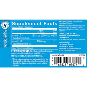 Capsules de D3 & K2 MK7 de The Vitamin Shoppe sur fond blanc