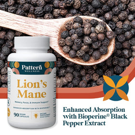 Capsules de Lion's Mane sur une surface blanche