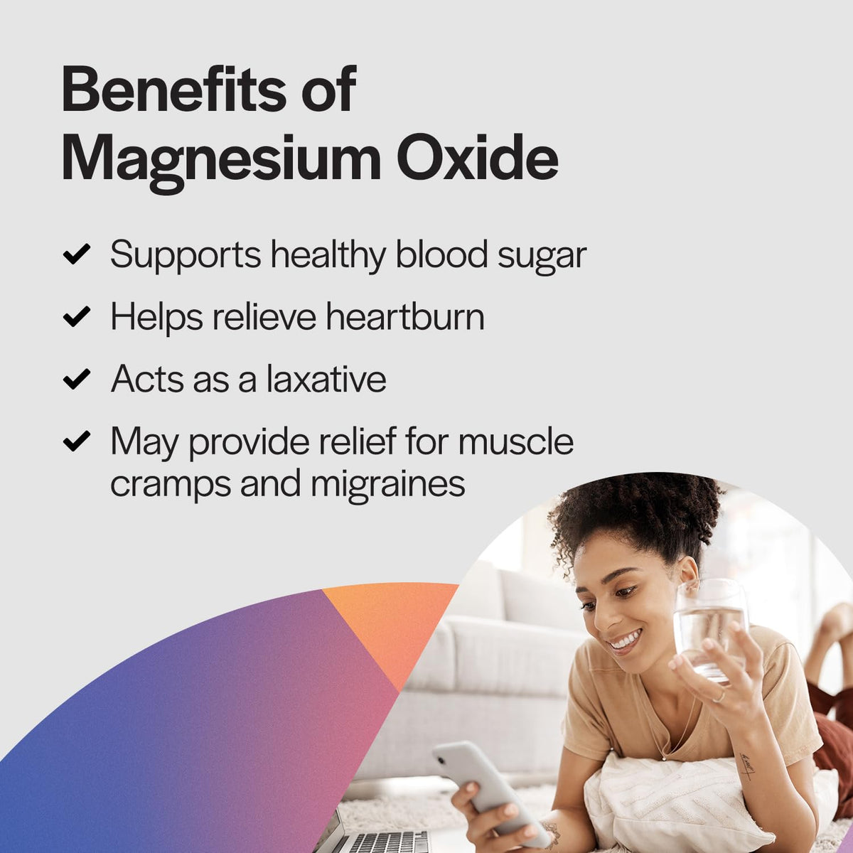 Capsules de magnésium oxyde PureFormulas sur une surface blanche