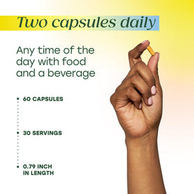 Capsules de MegaFood Curcuma avec verre d'eau