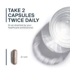 Capsules de Millepertuis Vital Nutrients sur une surface blanche