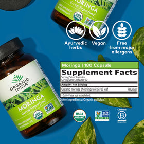 Capsules de Moringa Bio ORGANIC INDIA sur une table