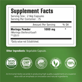 Capsules de Moringa Immortal Herbs sur fond blanc