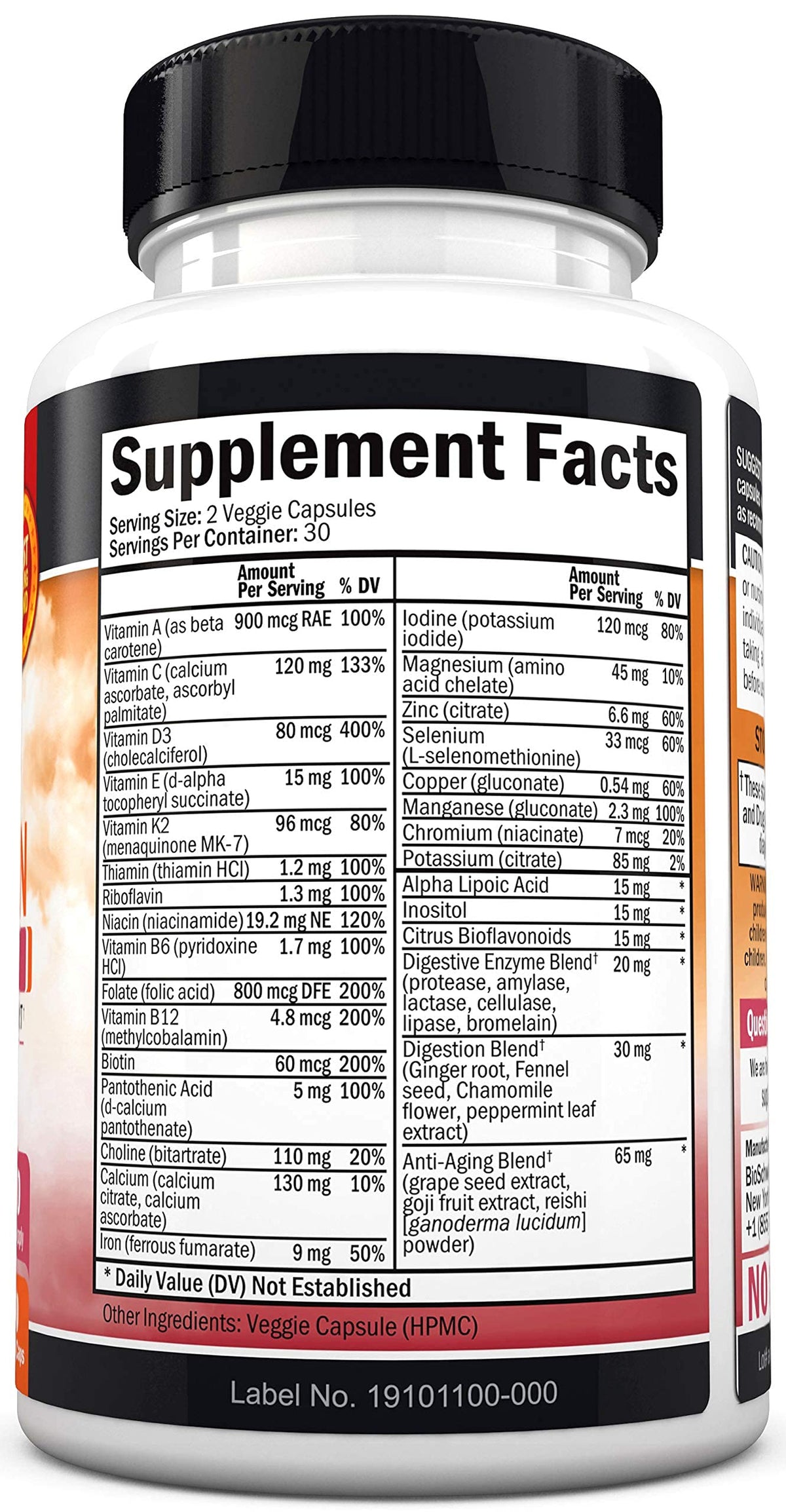 Capsules de multivitamines BioSchwartz dans la main d'une personne