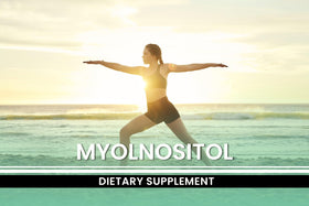 Capsules de Myo-Inositol sur une table en bois