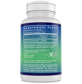 Capsules de Nicotinamide Genex Formulas sur une surface blanche
