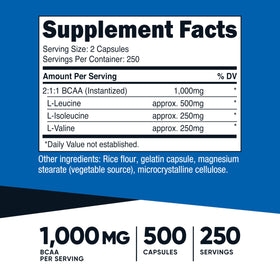 Capsules de Nutricost BCAA présentées sur une surface blanche