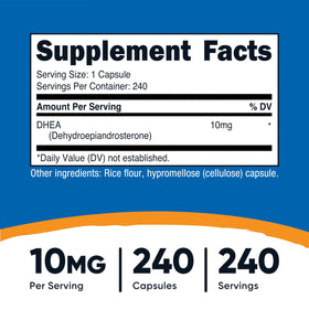 Capsules de Nutricost DHEA 10mg sur une surface blanche