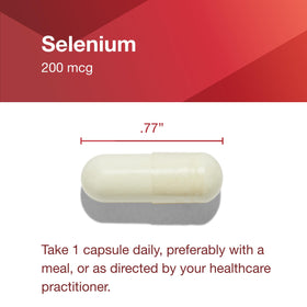 Capsules de sélénium 200 mcg sur une cuillère