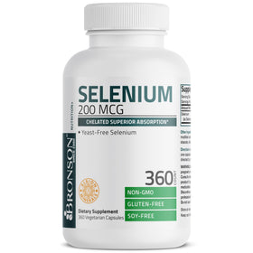 Capsules de Sélénium Bronson dans une main