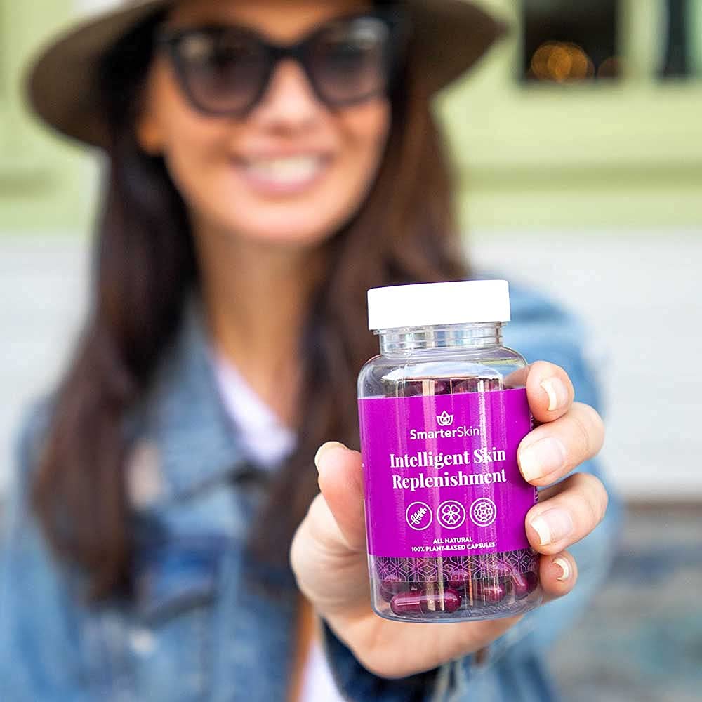Capsules de SmarterSkin Nature Restore dans une main