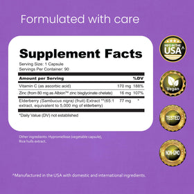 Capsules de sureau NaturaLife Labs sur une surface en bois