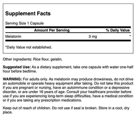 Capsules de Swanson Mélatonine 3 mg sur une surface blanche
