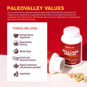 Capsules de Vinaigre de Cidre de Pomme Paleovalley dans une main