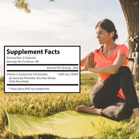 Capsules de Vitamine C Liposomale Pure Organic Elements sur un fond neutre