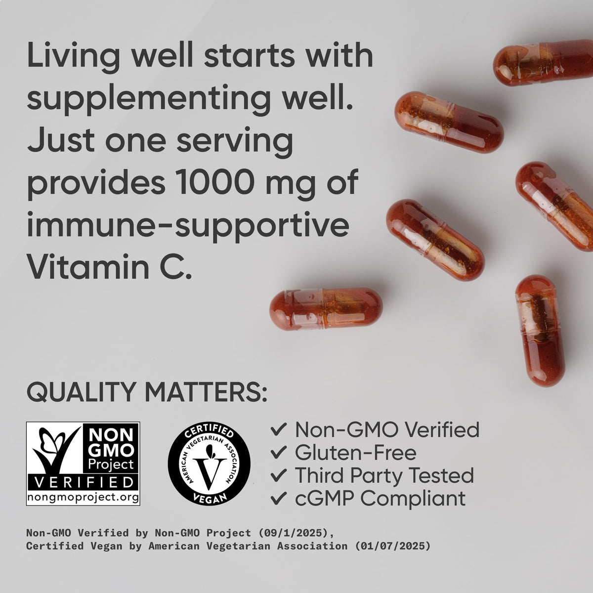 Capsules de Vitamine C Liposomale sur une table
