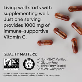 Capsules de Vitamine C Liposomale sur une table