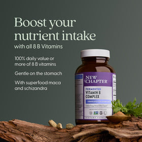 Capsules de vitamines B fermentées bio New Chapter sur une surface blanche