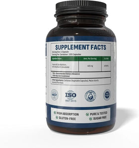 Capsules de Wellotrix Vitamine B2 400 mg sur un fond blanc