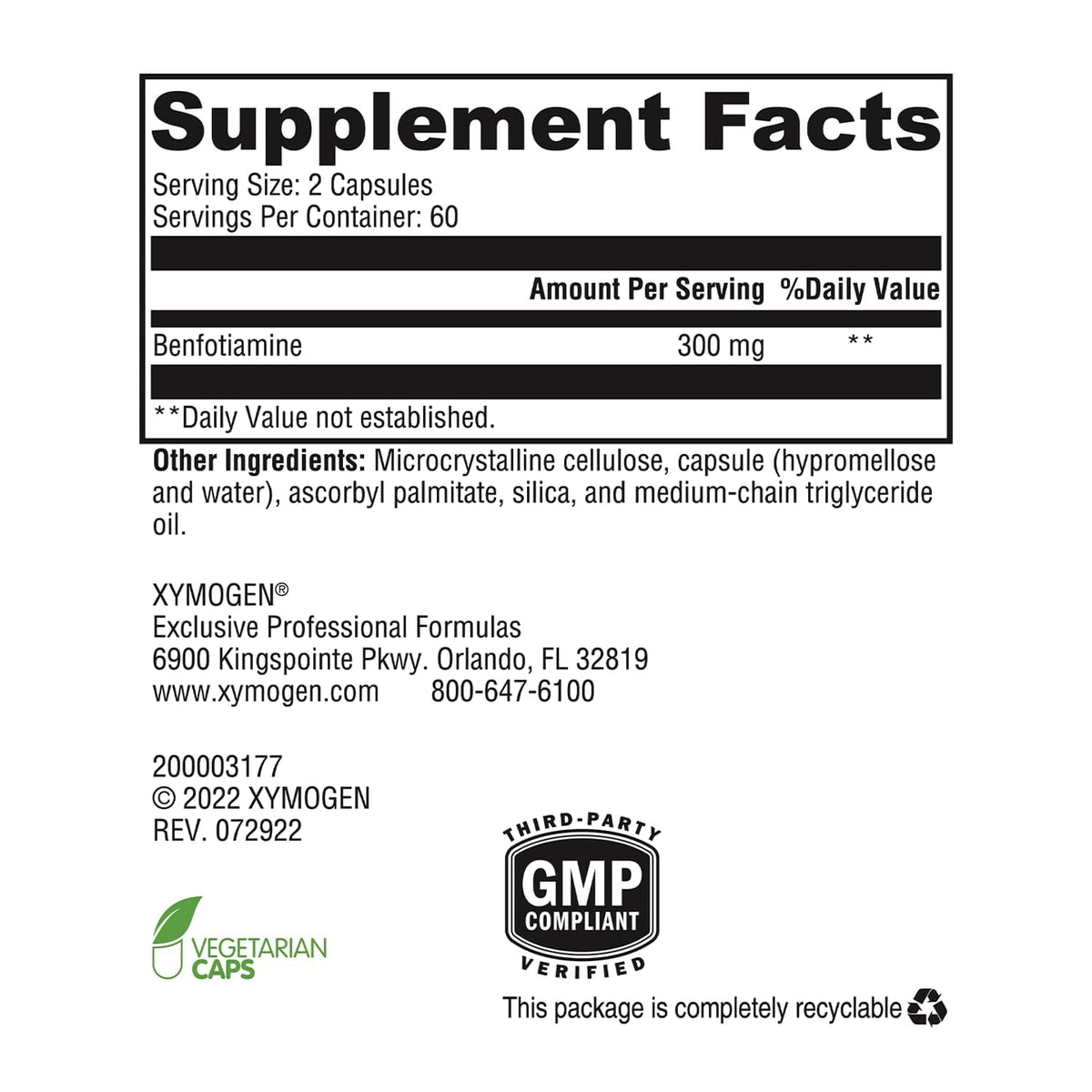 Capsules de XYMOGEN Benfotiamine 300 mg sur une surface blanche