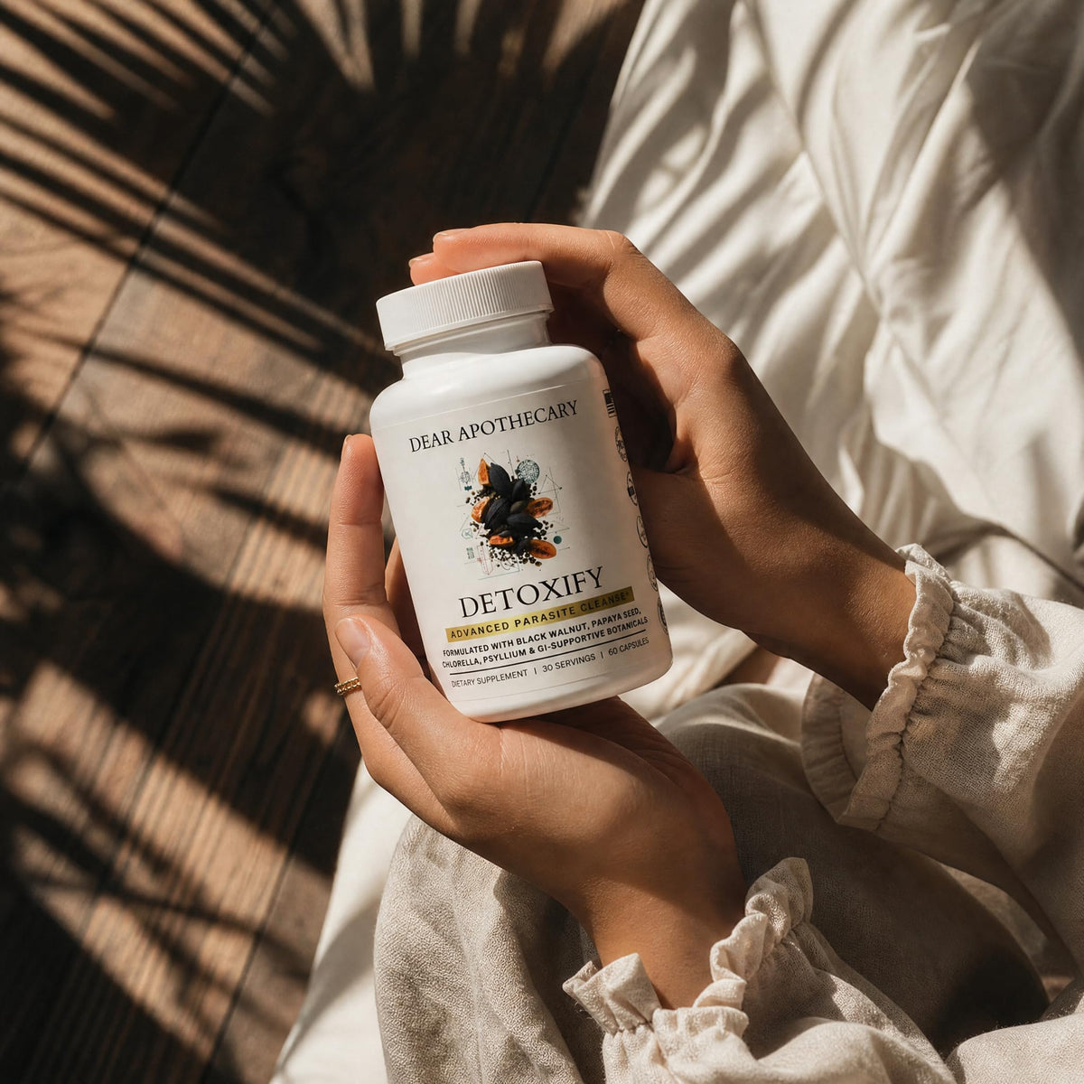 Capsules Dear Apothecary sur fond naturel