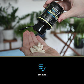 Capsules électrolytes SmarterVitamins sur table, vue de près