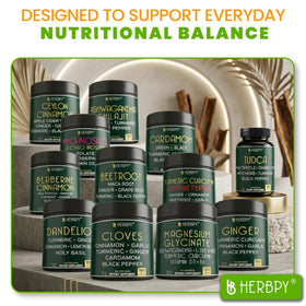 Capsules Herbpy sur une table en bois