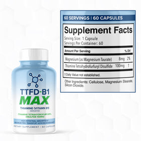 Capsules MAXLIFE NATURALS TTFD B1 100 mg dans une main