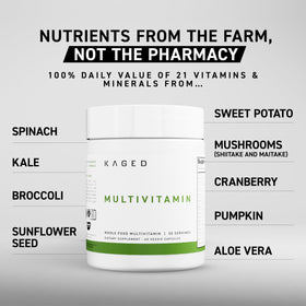 Capsules multivitamines Kaged sur fond blanc