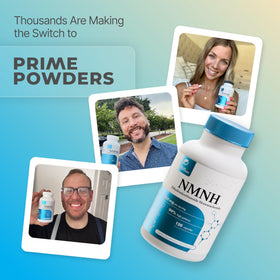 Capsules NMNH Powders sur un fond blanc avec des éléments naturels