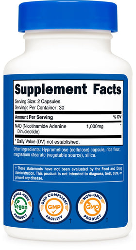 Capsules Nutricost NAD+ 1 000mg dans un verre transparent
