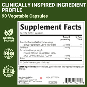 Capsules Quercétine avec Bromélaïne dans un verre d'eau