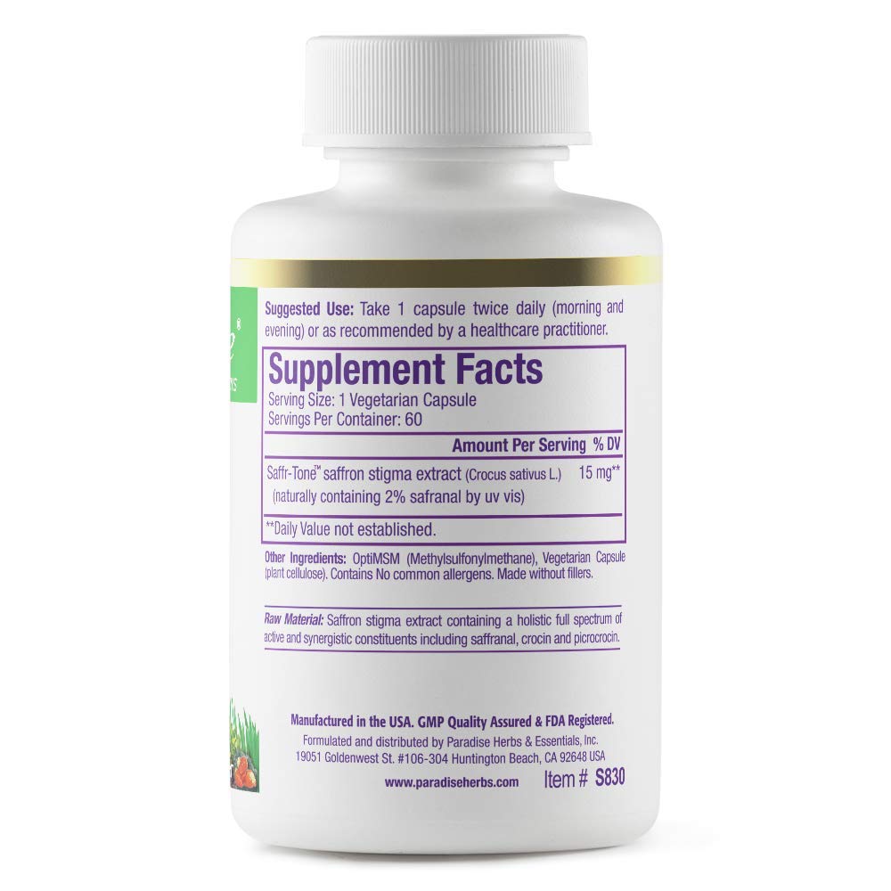 Capsules Saffr-Tone avec ingrédients naturels en arrière-plan