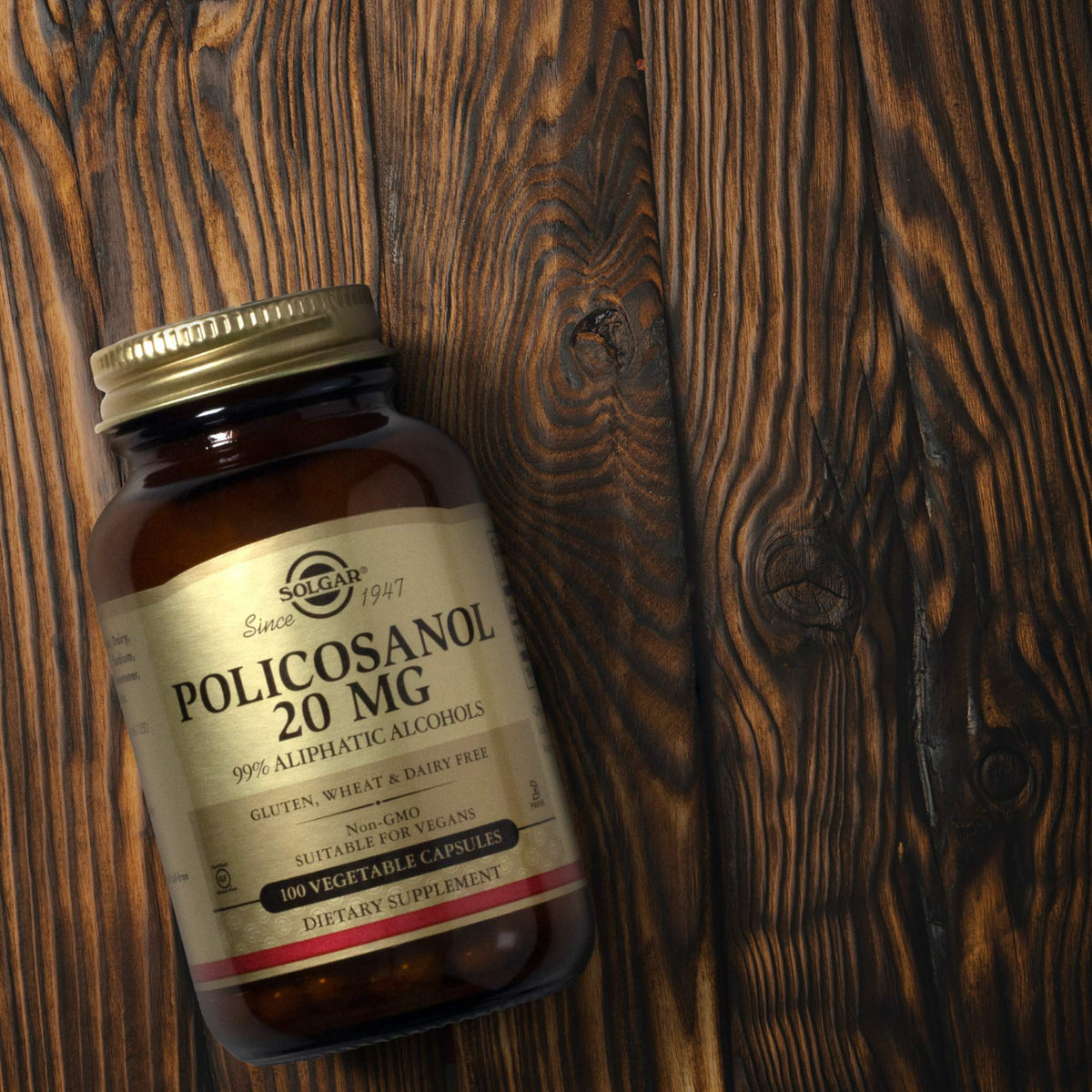 Capsules Solgar Policosanol 20 mg dans une main