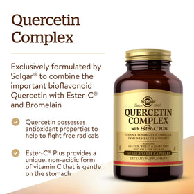 Capsules Solgar Quercetin Complex sur une surface blanche