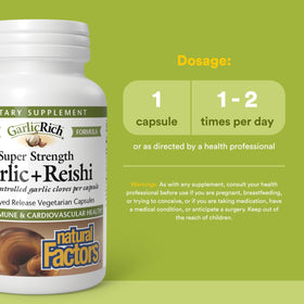 Capsules végétales de Ail + Reishi sur une surface en bois