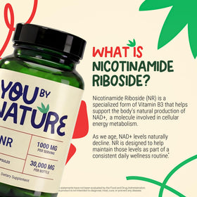 Capsules végétales de Nicotinamide Riboside YOUBYNATURE sur fond blanc