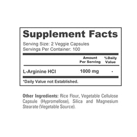 Capsules végétales NusaPure L-Arginine HCI sur une surface blanche