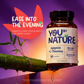 Capsules végétales YOUBYNATURE dans une main