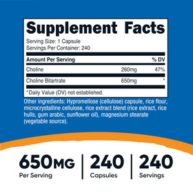 Capsules végétariennes de Nutricost Choline Bitartrate sur fond blanc
