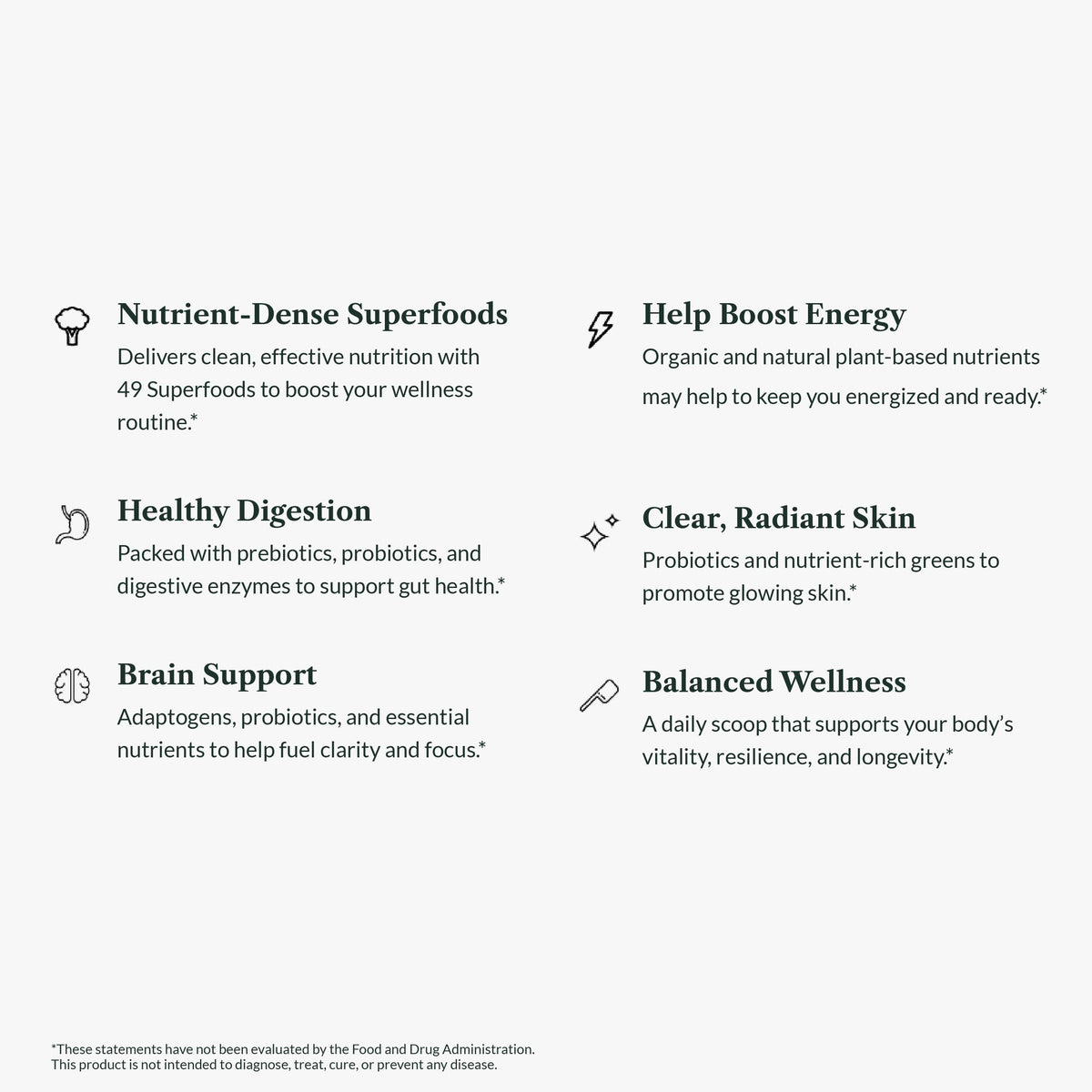 Carafe en verre et poudre de légumes verts en présentation