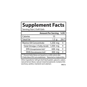 Carlson Omega-3 Minis gélules molles à côté d'un verre d'eau
