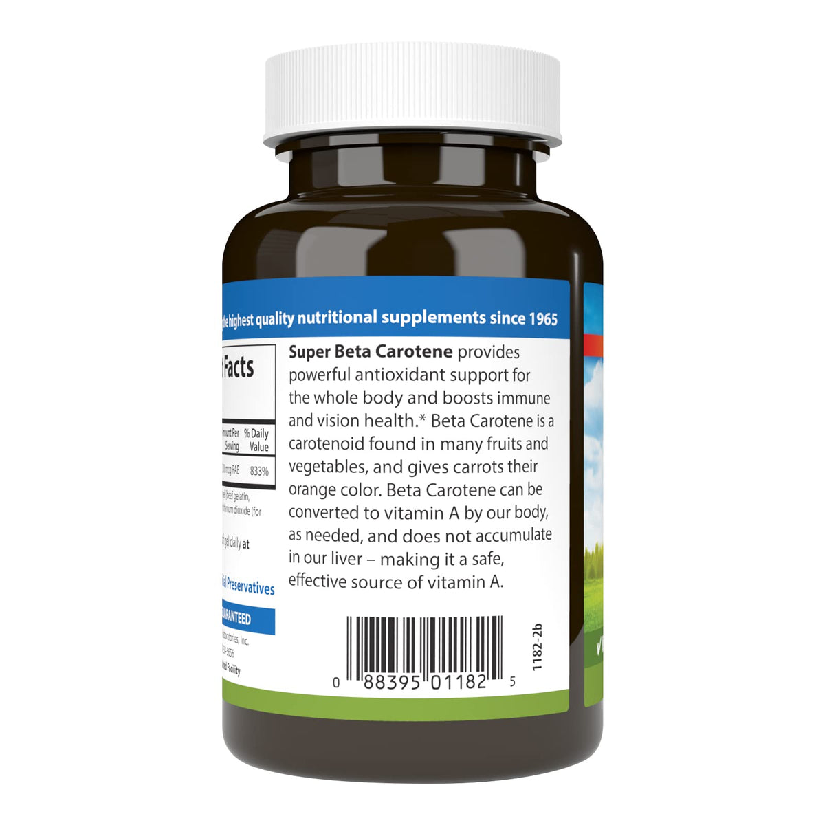 Carlson Super Beta Carotène 25000 IU 15 mg gélules sur une table