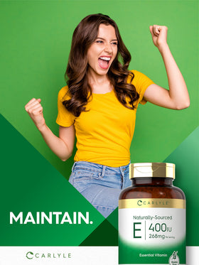 Carlyle Vitamine E 400 IU capsules dans la main