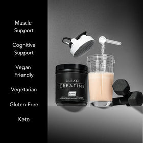 CLEAN Creatine Monohydrate Pure Creapure 531g sur un plan de travail