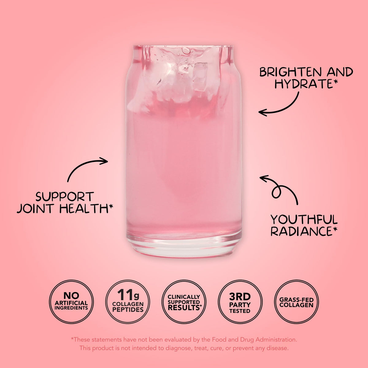 Clean Simple Eats Collagen + Beauty Blend Strawberry Colada 408g en préparation dans un verre